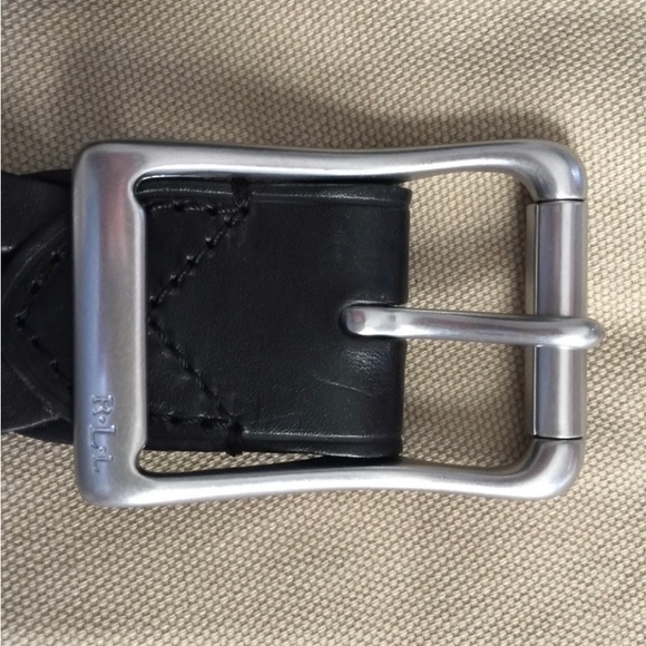 Michael Kors Authentic
Leather Belt. - Picture 2 of 4